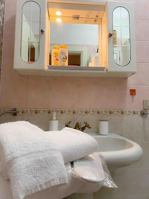A Casa Di Gin Milano Villa 0*, Milan Italy